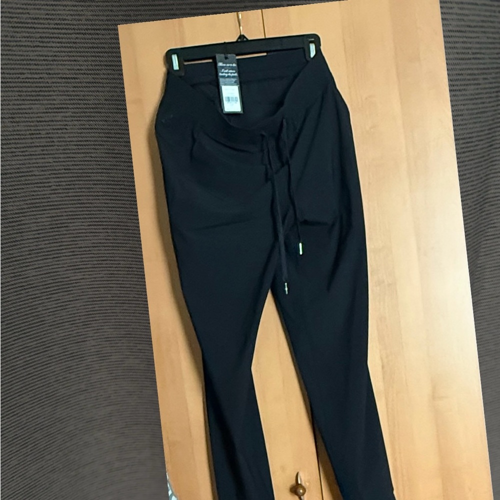 Greyson Women's Black Joggers